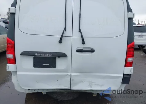 2017 Mercedes-Benz Metris z USA, uszkodzony, nr VIN WD3PG2EA3H3257519